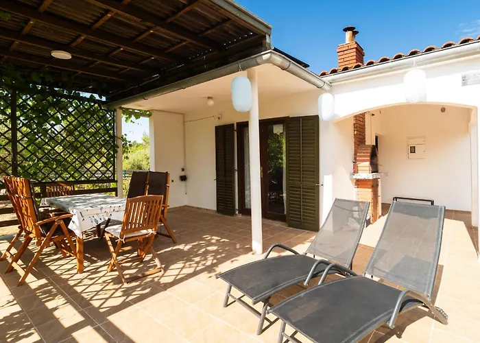 Pet Friendly In Rudina