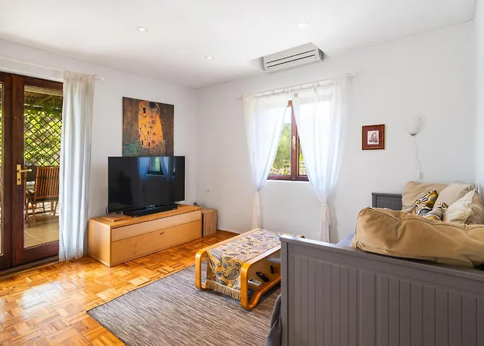 Pet Friendly In Tatil Evi Rudina